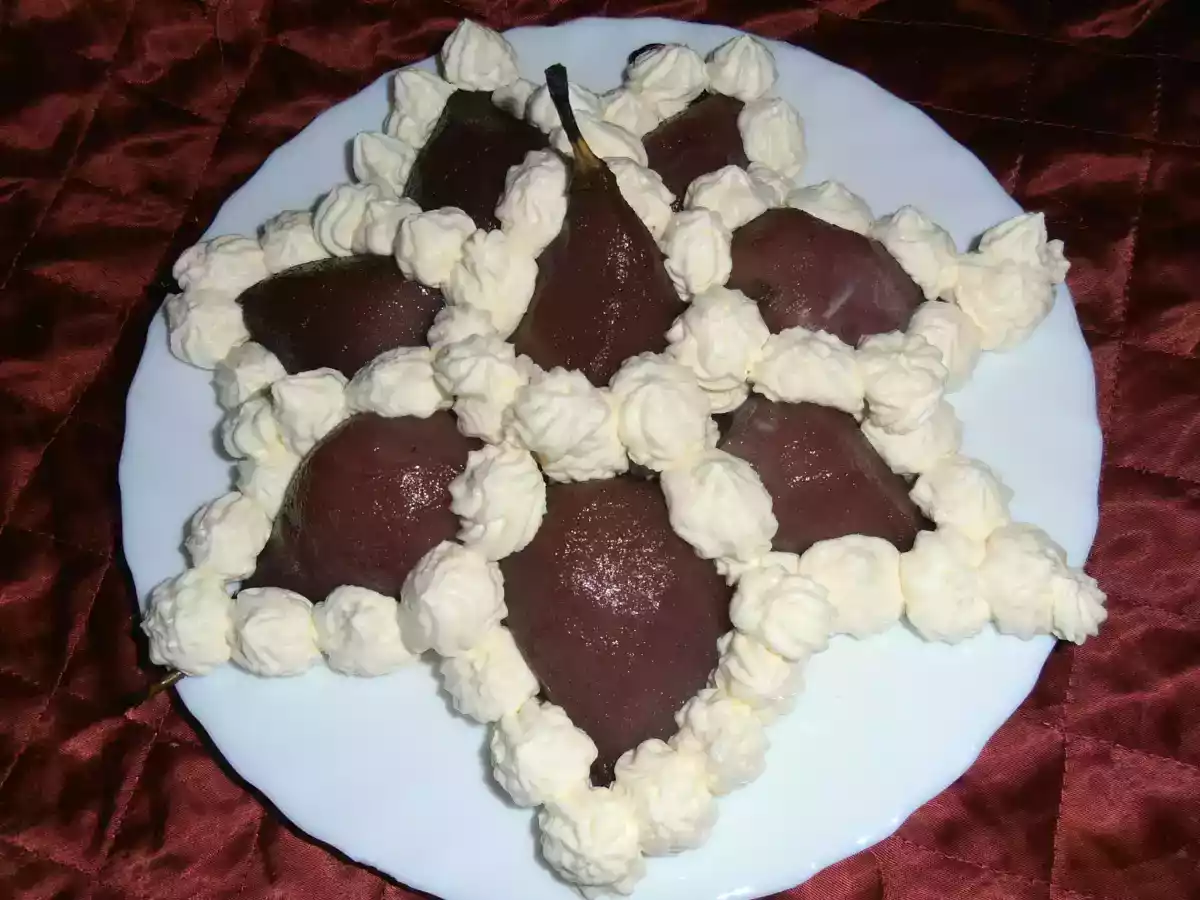 Peras al vino tinto en el microondas