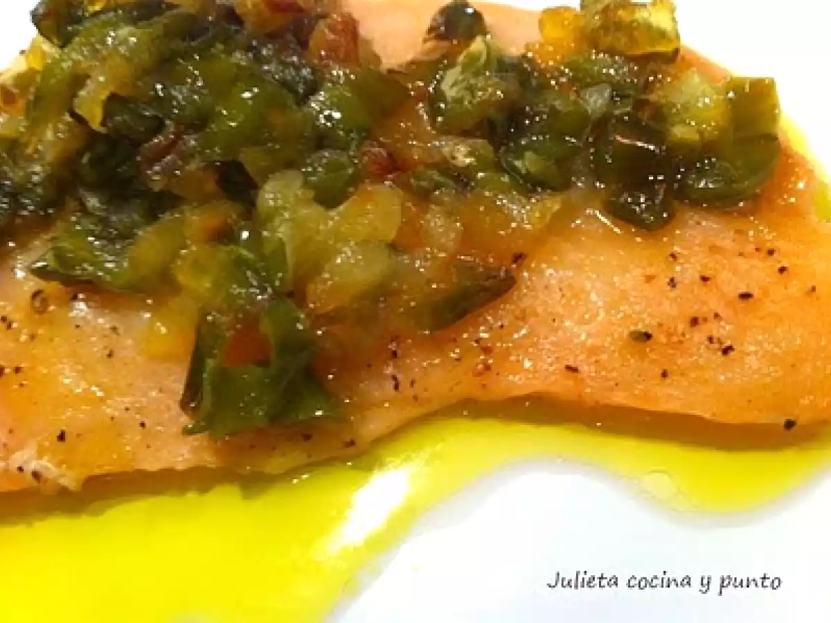 PERCA AL HORNO CON PIMIENTO FRITO