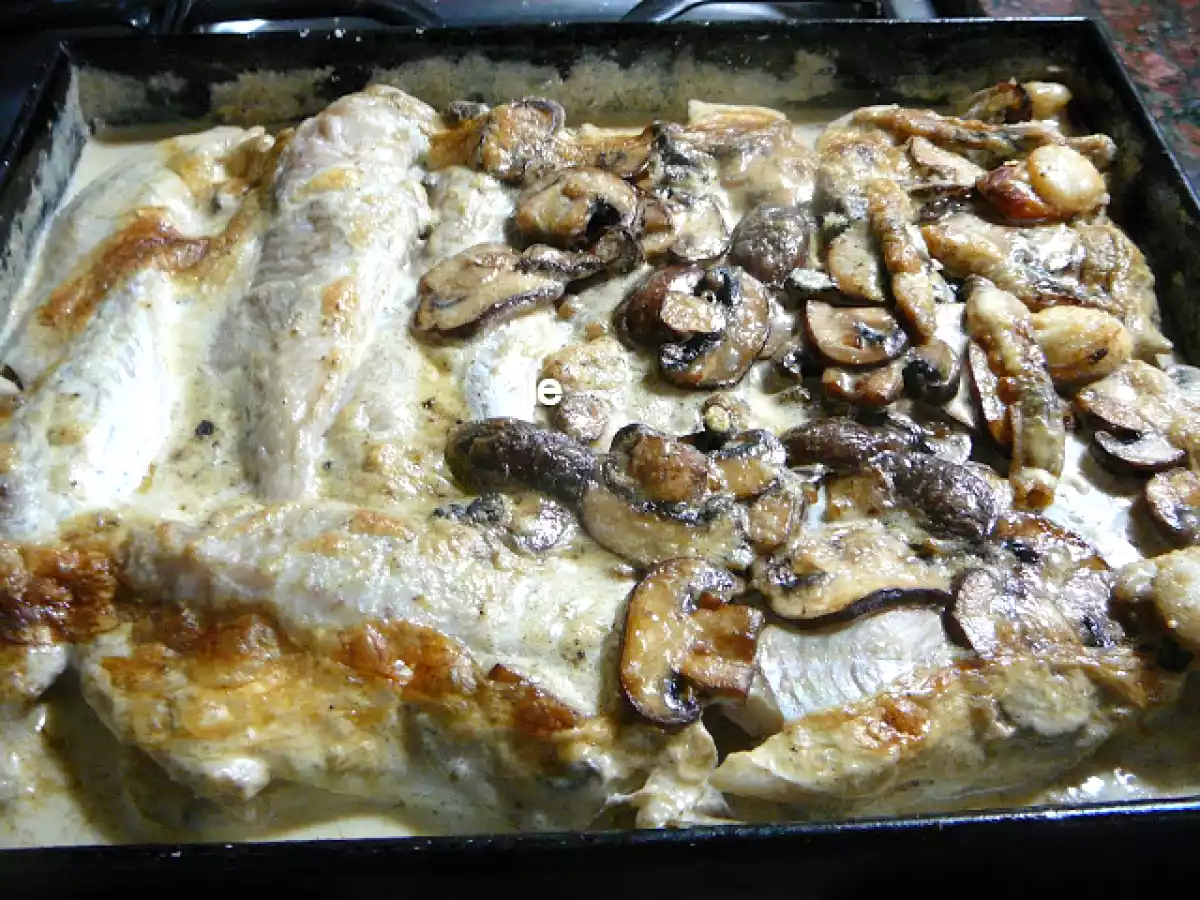 Pescado al horno con hongos y crema - foto 2