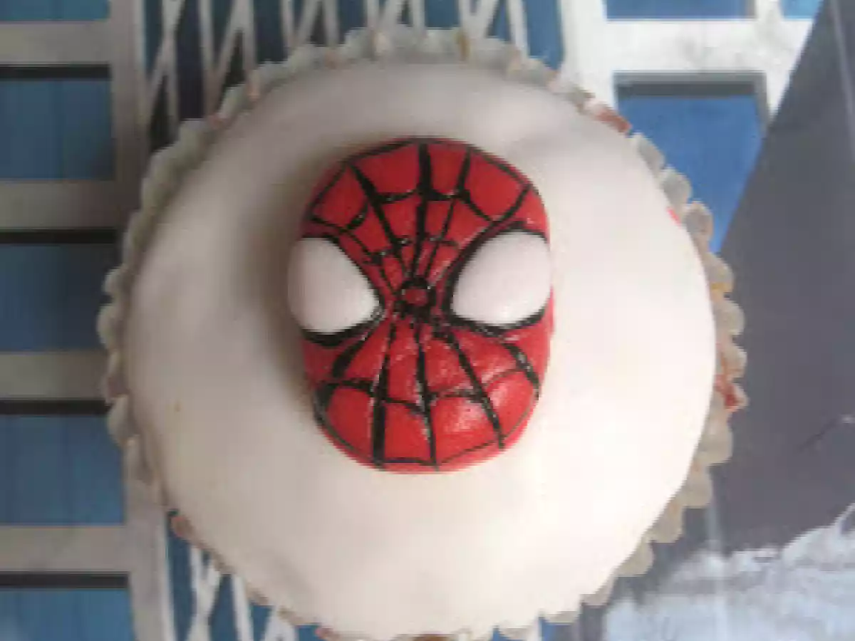 Pescado blanco en salsa de calabacín y cupcakes fondant para Álvaro - foto 2