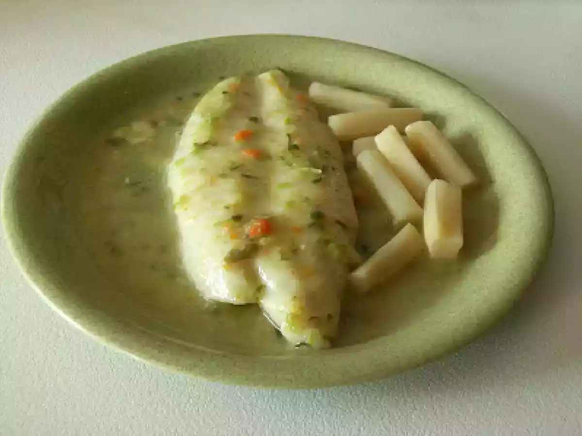 Pescado en salsa de esparragos.