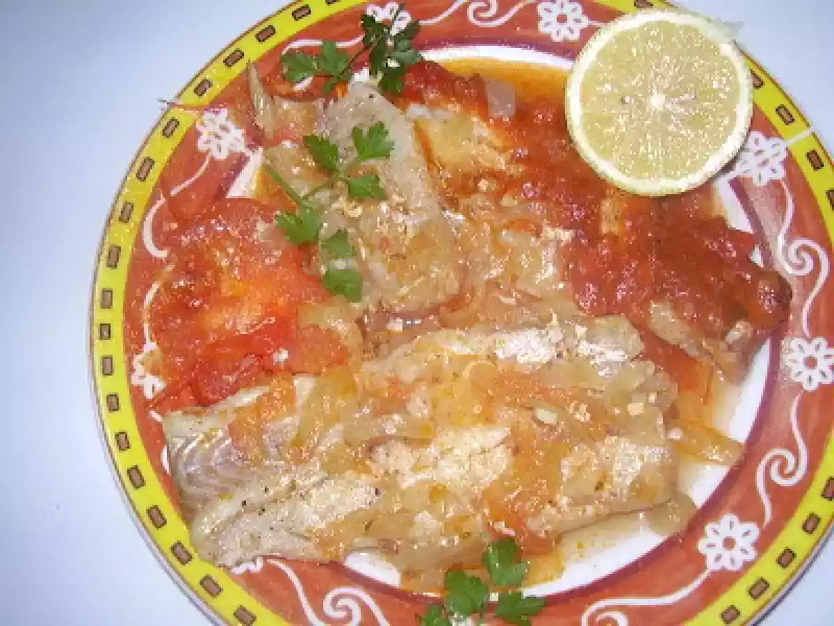 PESCADO EN SALSA DE TOMATE EN PANIFICADORA BIFINETT