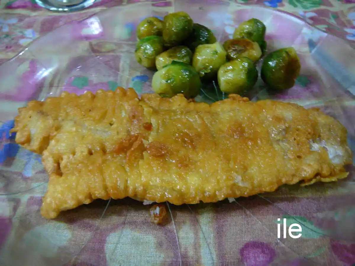 Pescado frito con harina de garbanzos y especias