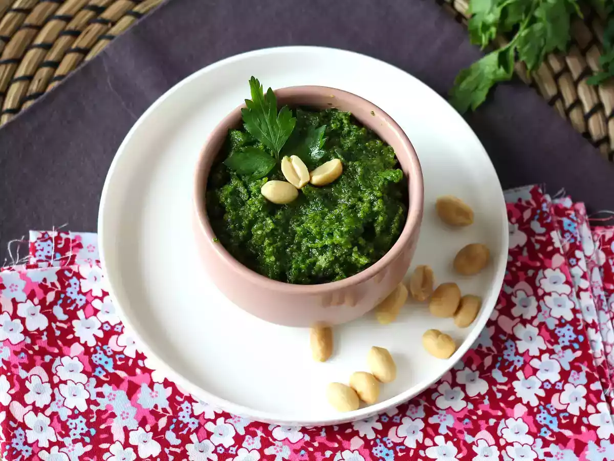 Pesto de perejil y cacahuetes