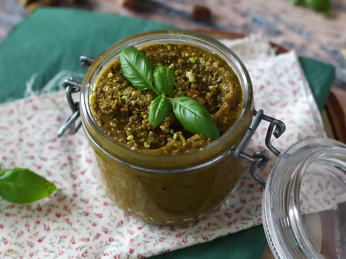 Pesto de pistacho, salsa fácil y sabrosa