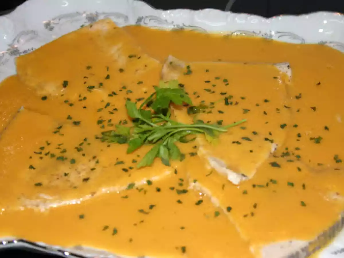 Pez espada en salsa de cerveza.