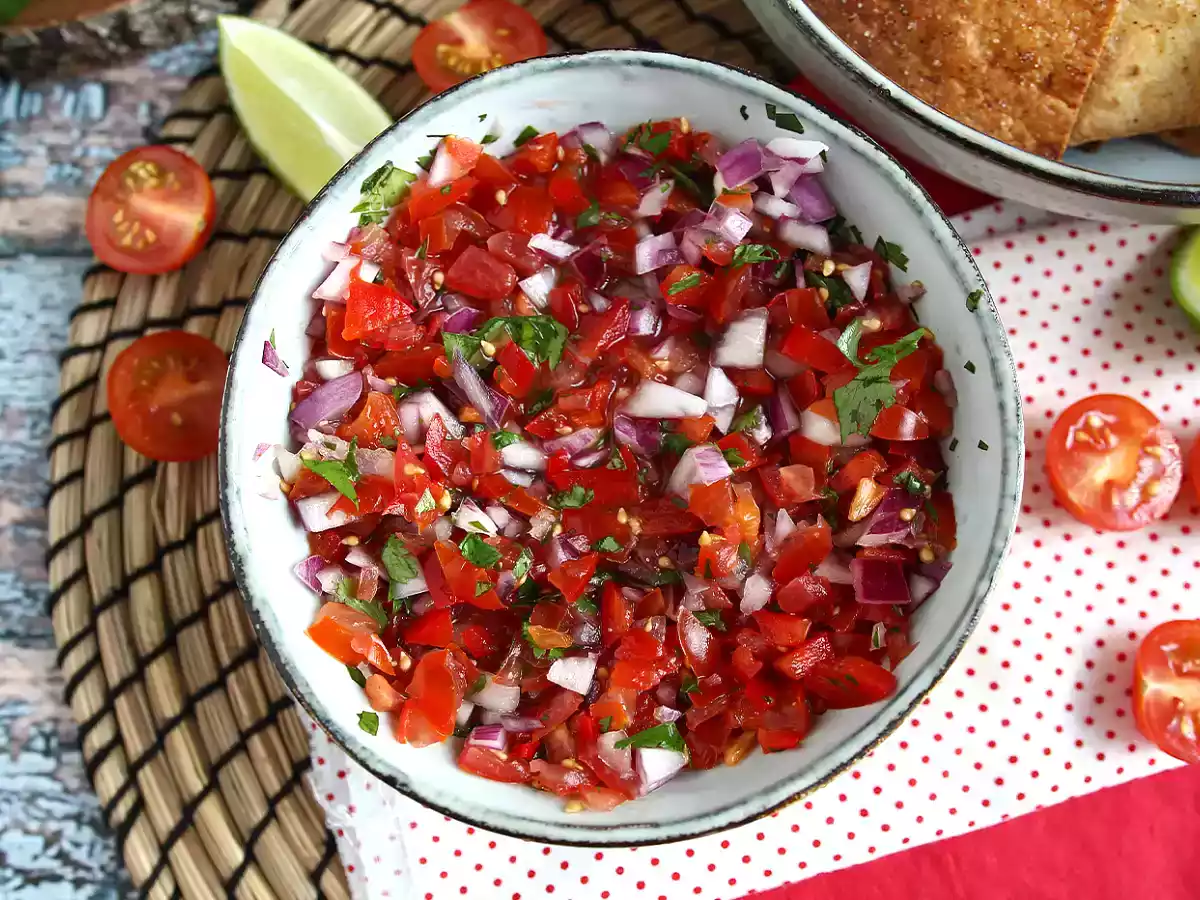 Pico de gallo con totopos o nachos caseros - foto 6