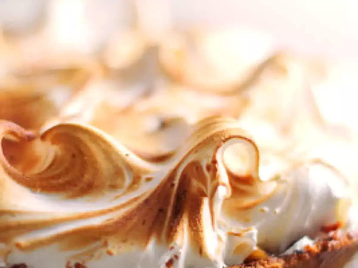 Pie de pera caramelizada y merengue suizo - foto 4