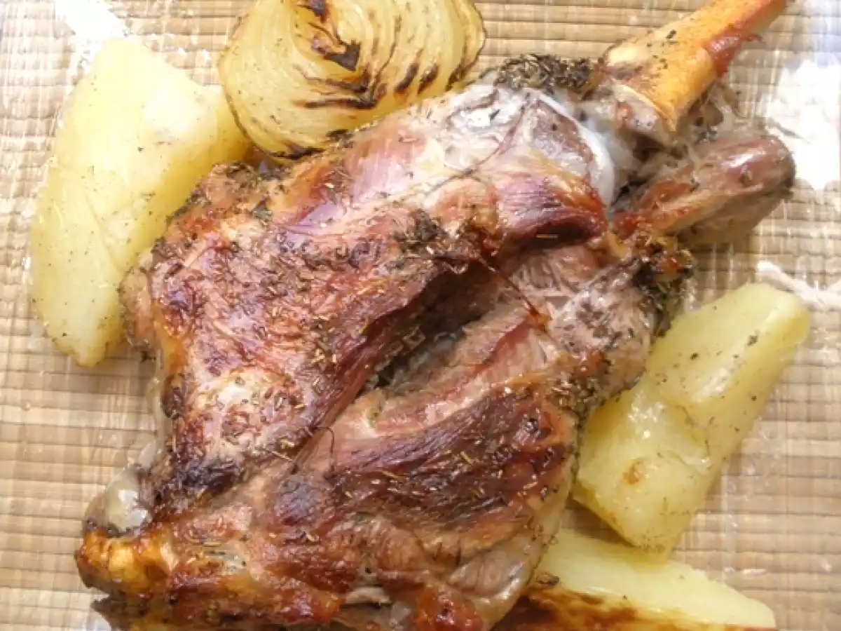 Pierna de Cordero Asada con Salsa de Brandy