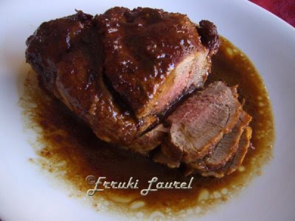 Pierna de cordero deshuesada en salsa de soja - Receta Petitchef