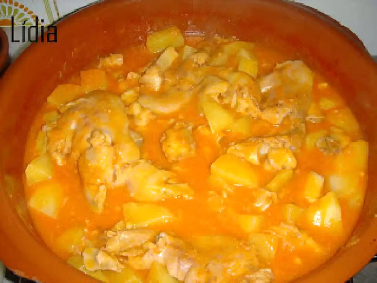 PIES DE CERDO CON PATATAS - foto 2