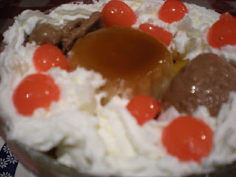 Pijama: flan casero, helado, nata montada y frutas en almíbar - foto 7