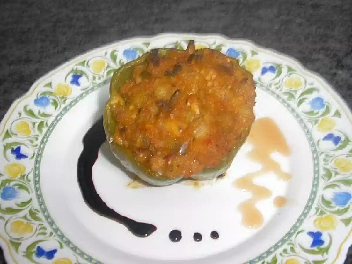 Pimiento relleno de pisto y bacalao - foto 2