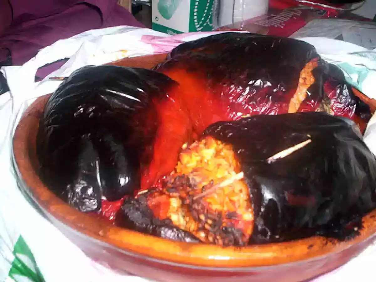 PIMIENTOS CON ARROZ, (bajoques farcides)