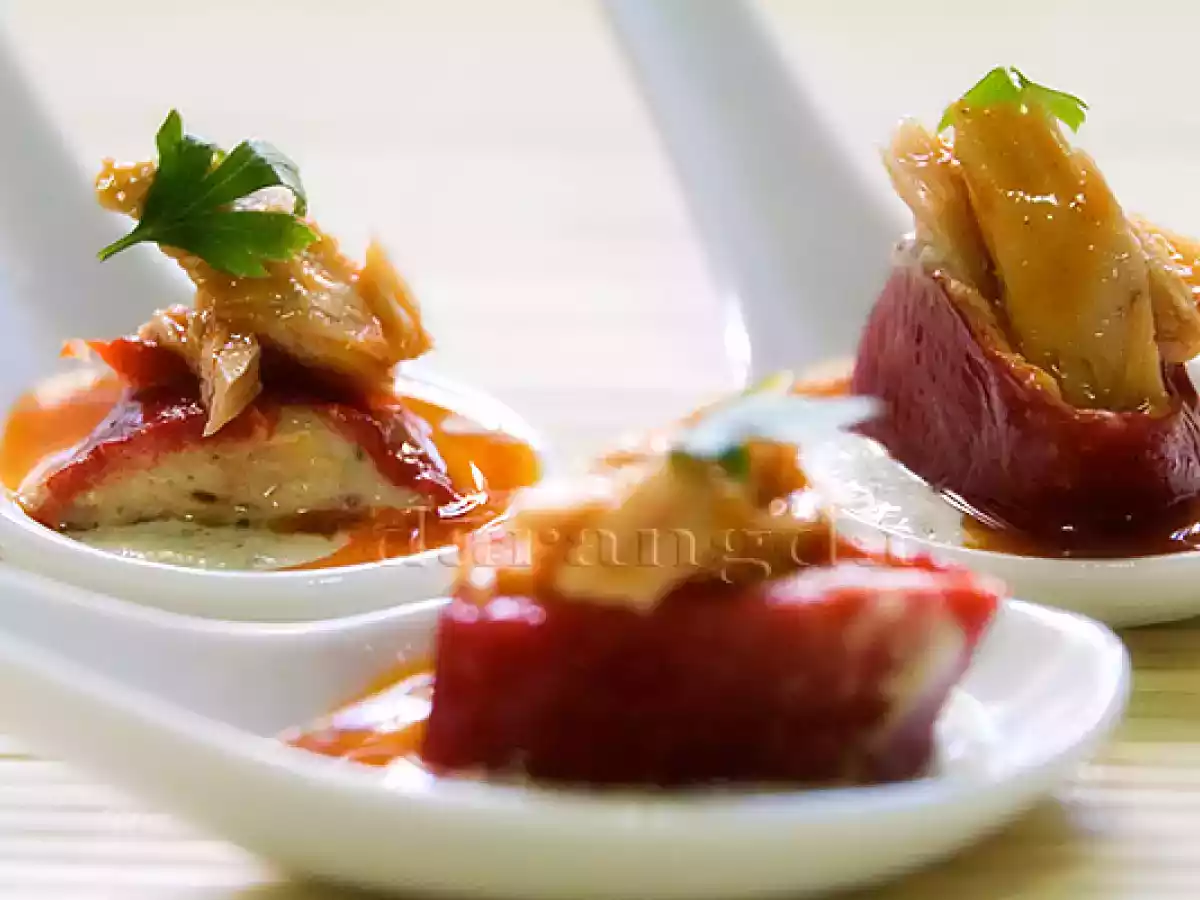 Pimientos de piquillo con bonito del norte