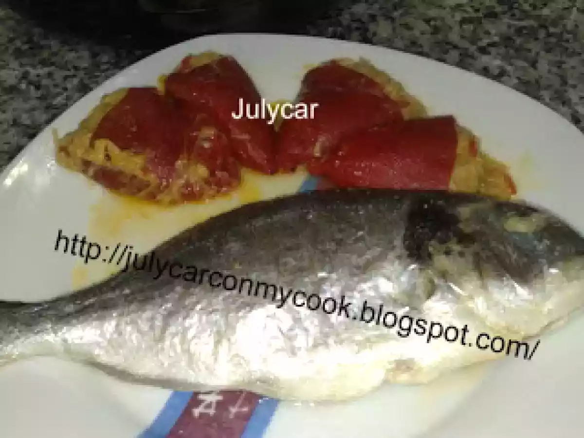 Pimientos de piquillo con puerros y atun