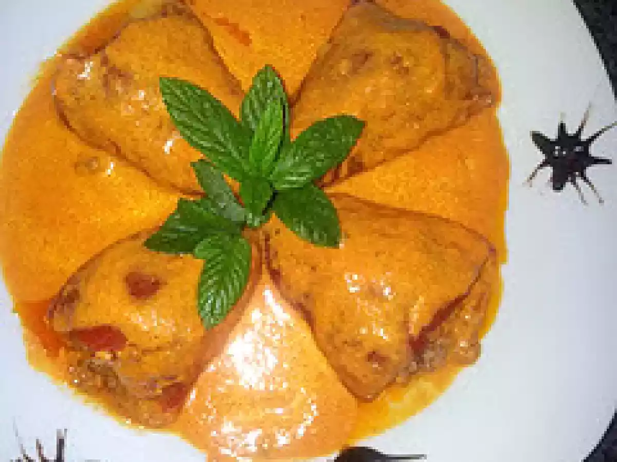 Pimientos de piquillo rellenos de carne picada