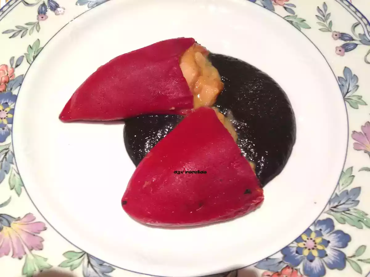PIMIENTOS DEL PIQUILLO CON CALAMARES EN SU TINTA