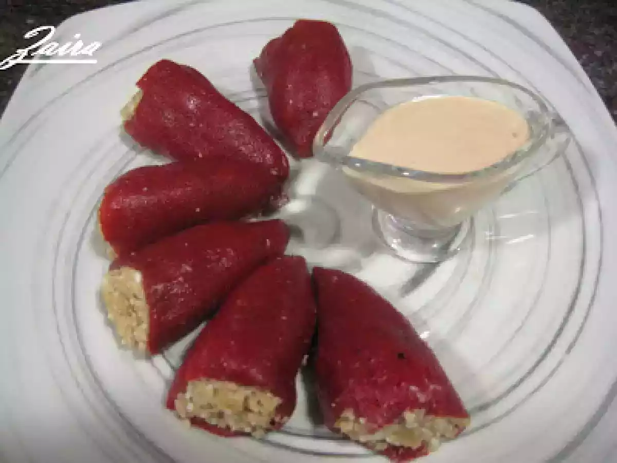 Pimientos del piquillo rellenos de bonito - foto 2