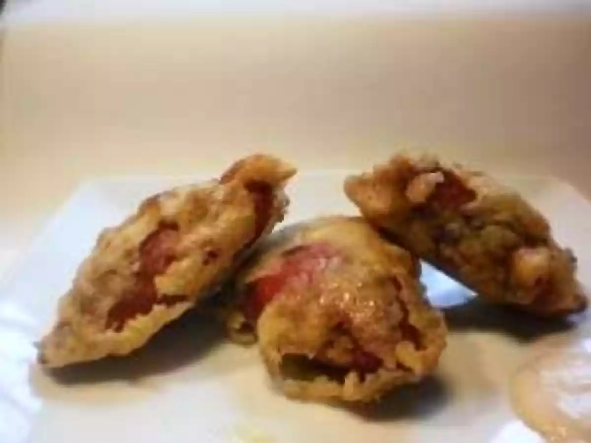 PIMIENTOS DEL PIQUILLO RELLENOS DE CARNE AL ESTILO RIOJANO CON SALSA DE CEBOLLA