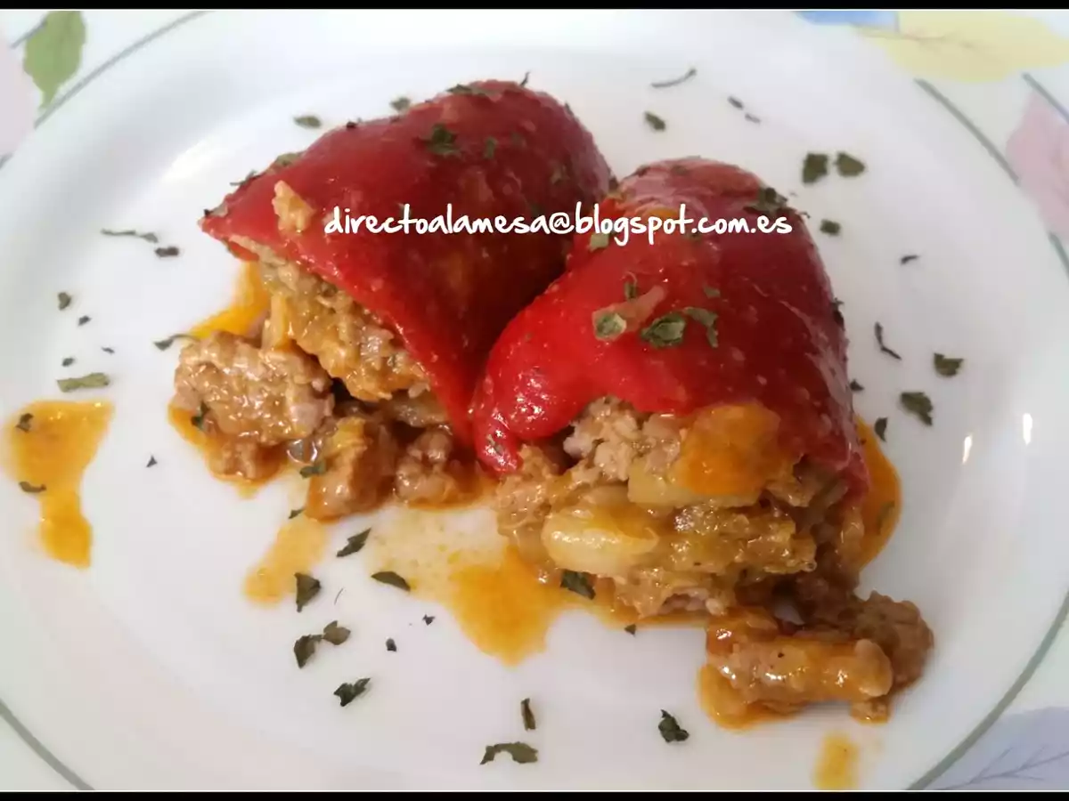 Pimientos del piquillo rellenos de carne y berenjena - foto 3