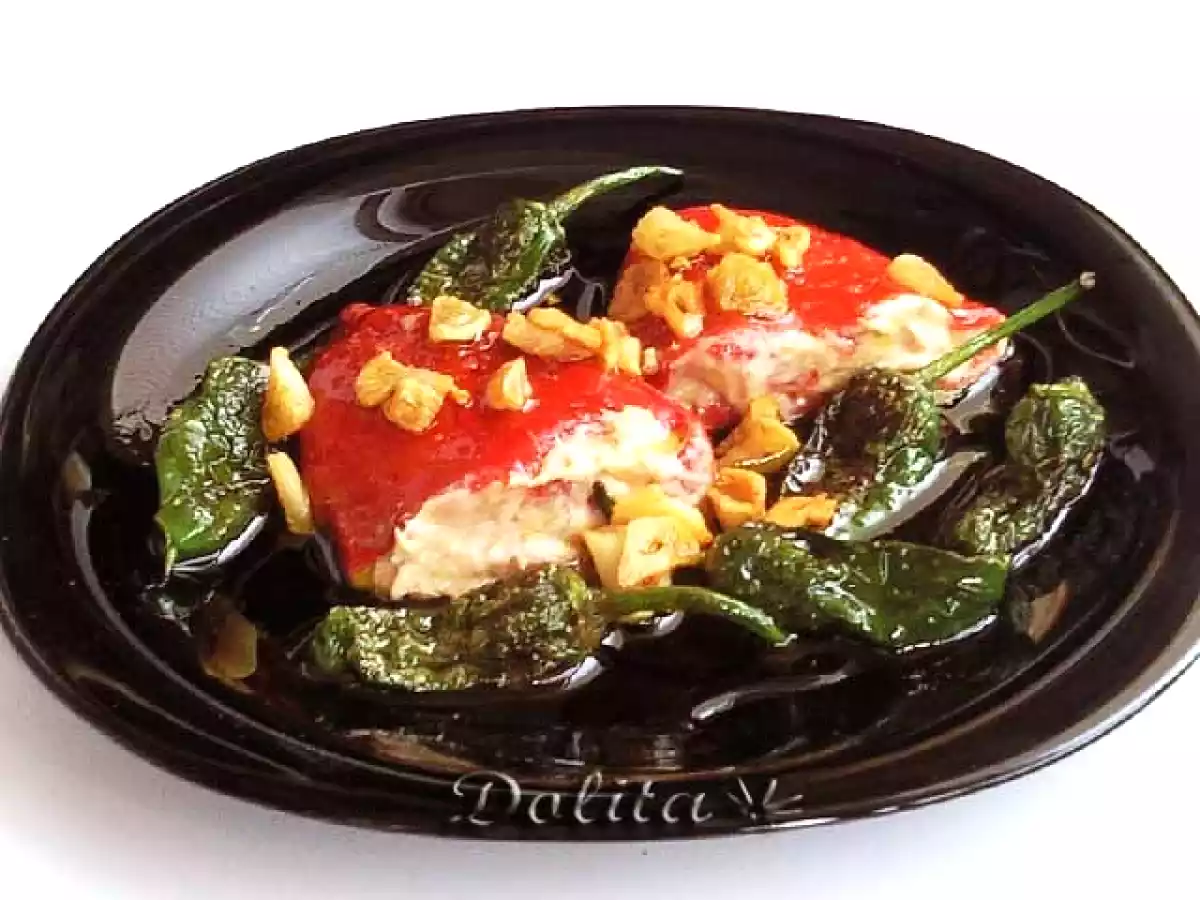 Pimientos del piquillo rellenos de melva