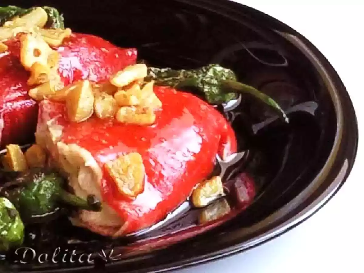 Pimientos del piquillo rellenos de melva - foto 2