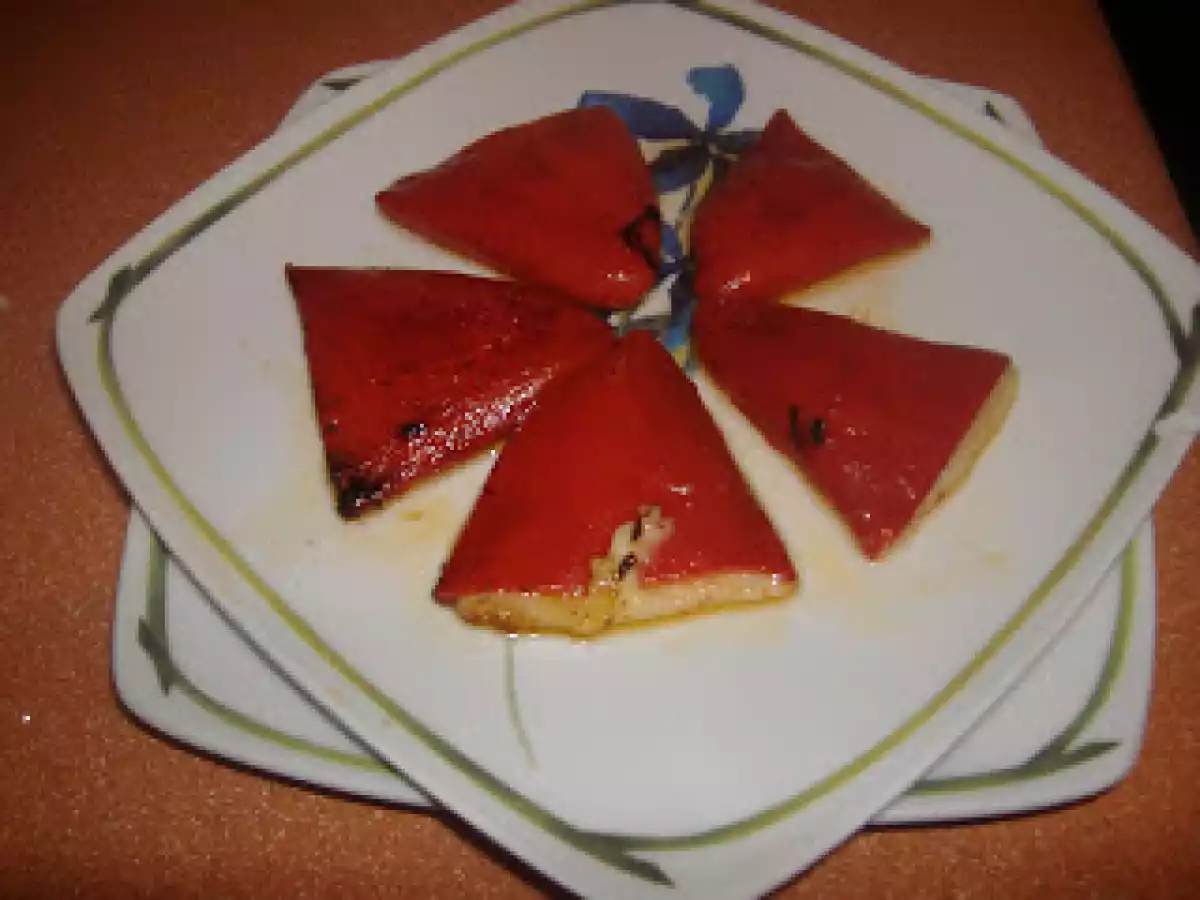 Pimientos del piquillo rellenos de queso