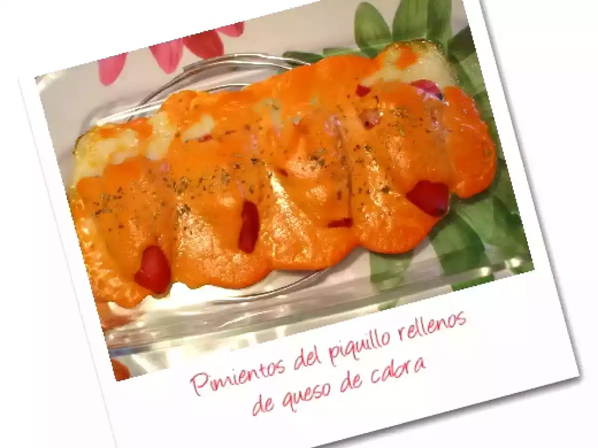 Pimientos del piquillo rellenos de queso de cabra