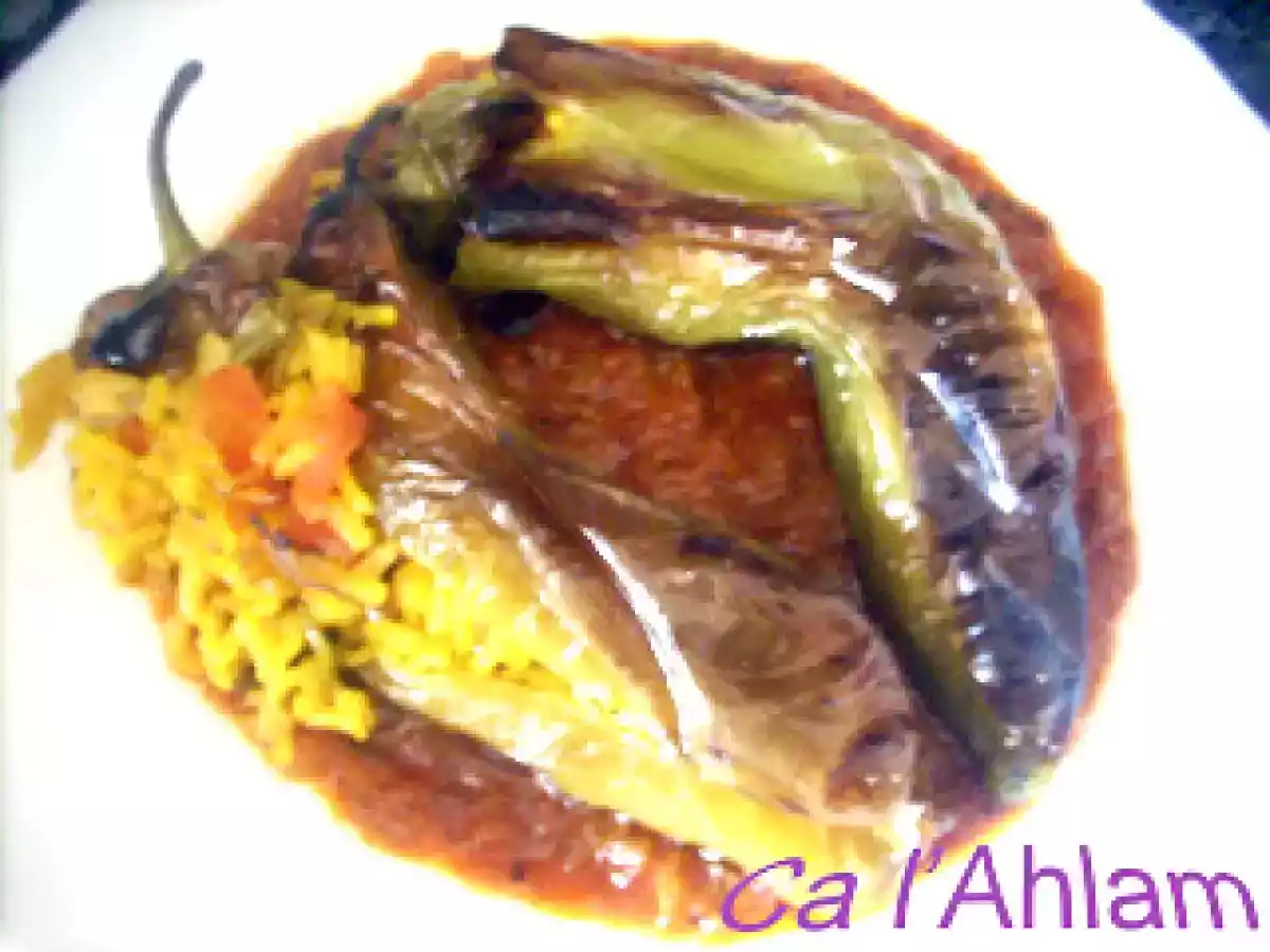 Pimientos rellenos con salsa de verduras