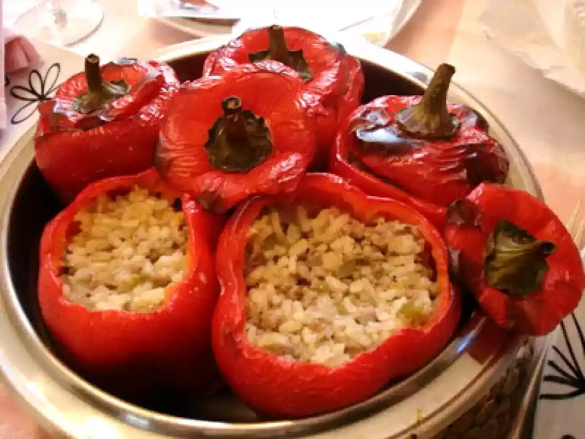 Pimientos rellenos de arroz con carne