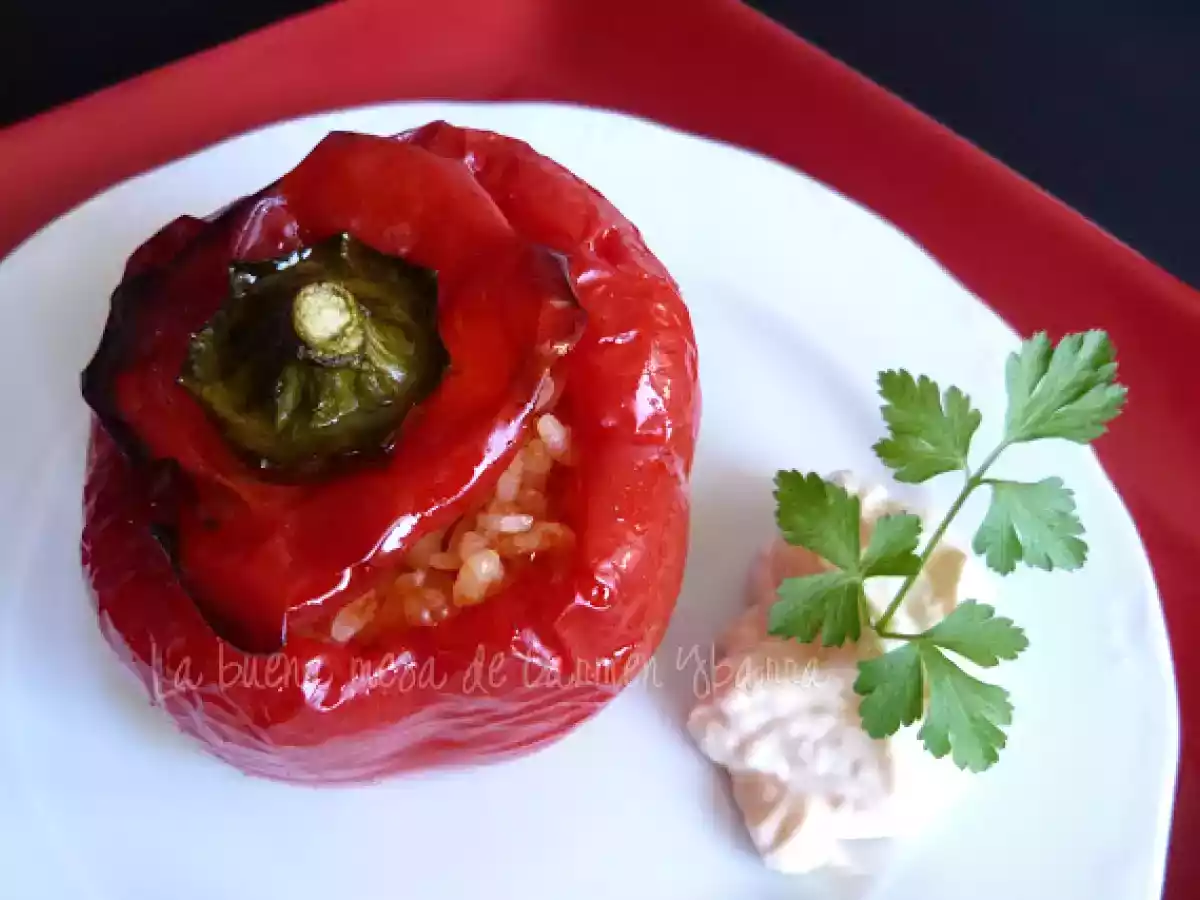 Pimientos rellenos de arroz y atún