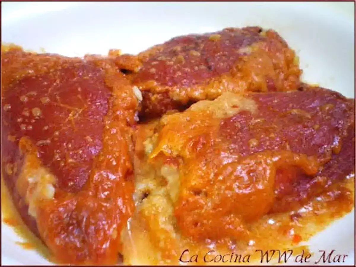 Pimientos rellenos de merluza y gambas