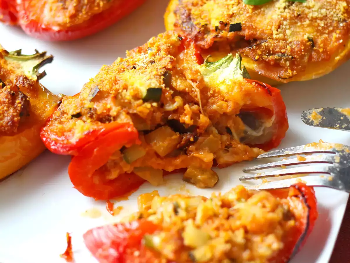 Pimientos rellenos vegetarianos al horno: la receta fácil y sabrosa con verduras y queso mozzarella - foto 6