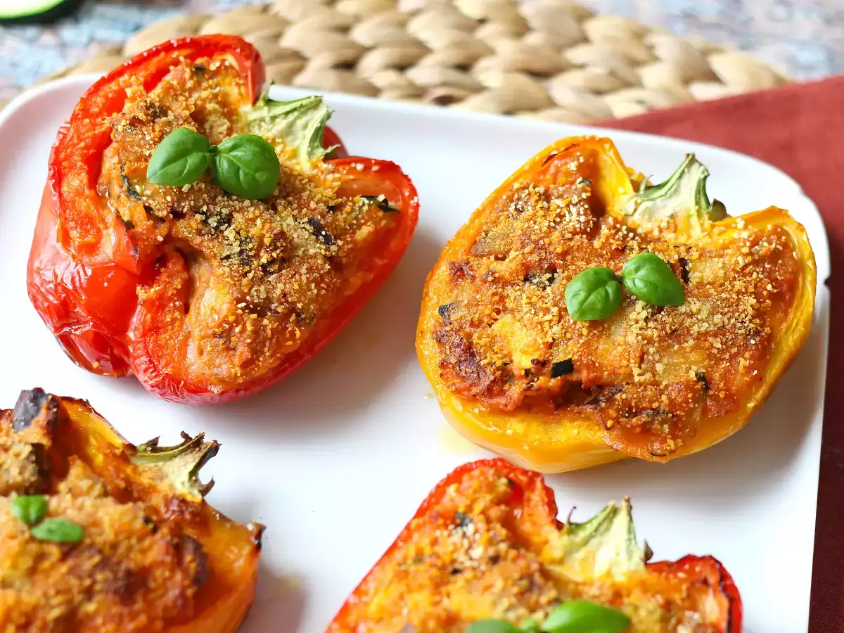 Pimientos rellenos vegetarianos al horno: la receta fácil y sabrosa con verduras y queso mozzarella - foto 7