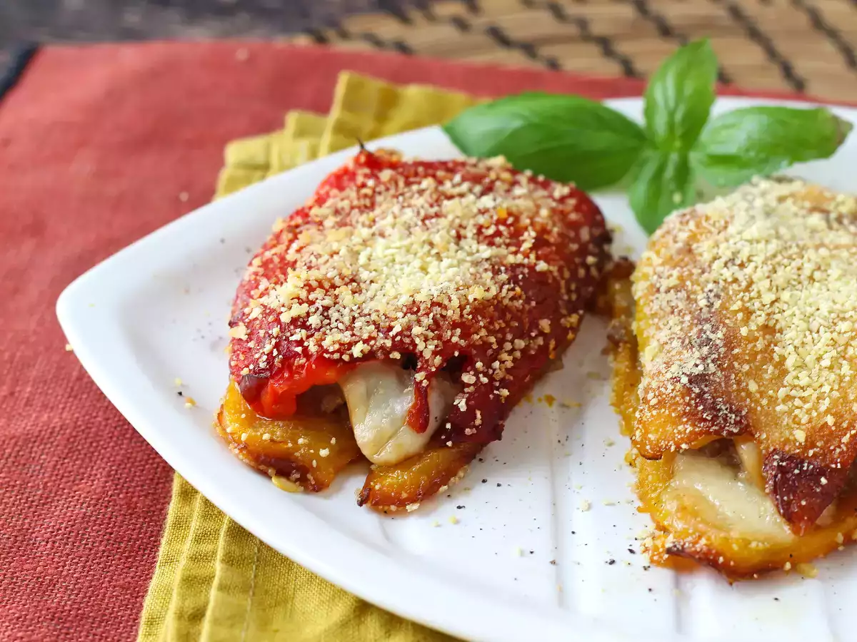 Pimientos rellenos y gratinados en freidora de aire con salchicha fresca y queso - foto 4
