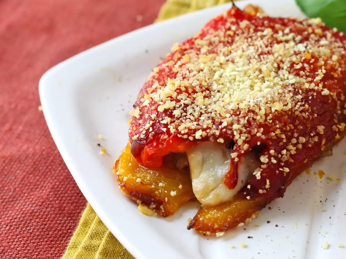 Pimientos rellenos y gratinados en freidora de aire con salchicha fresca y queso - foto 7