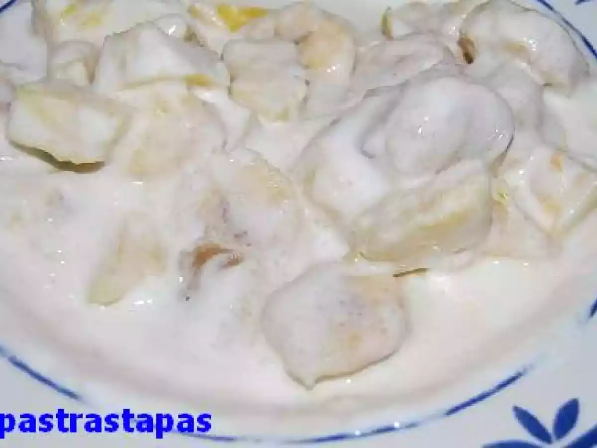 Piña natural y plátano con queso fresco