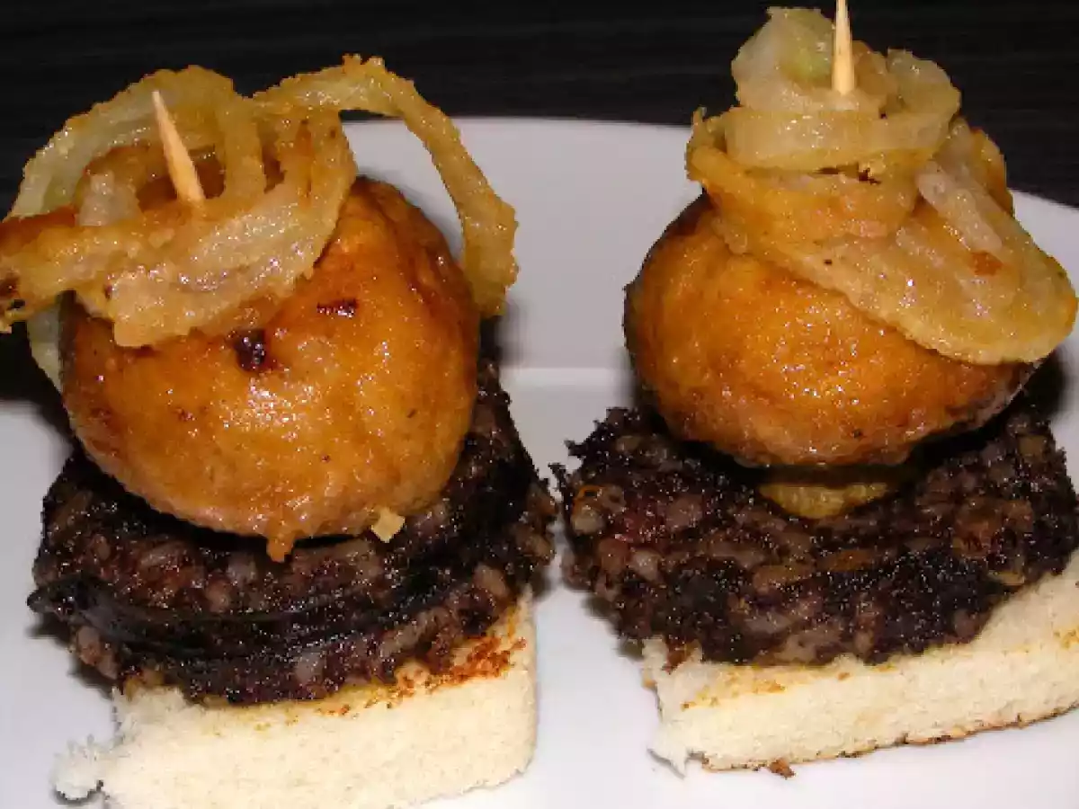 PINCHO DE CHAMPIÑÓN CON MORCILLA DE BURGOS(EMBUTIDOS RIOS)