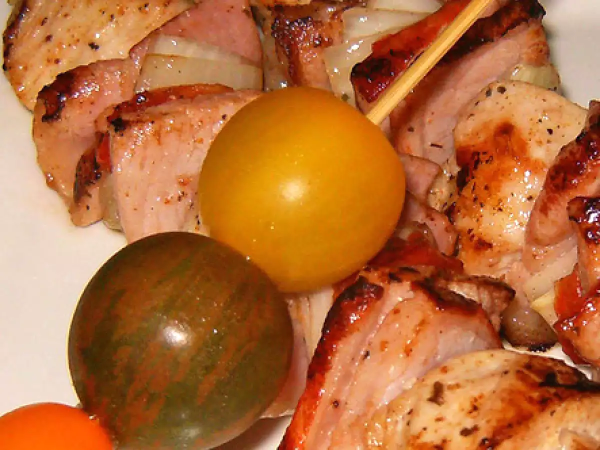 Pinchos (brochetas) de pollo y lomo adobado