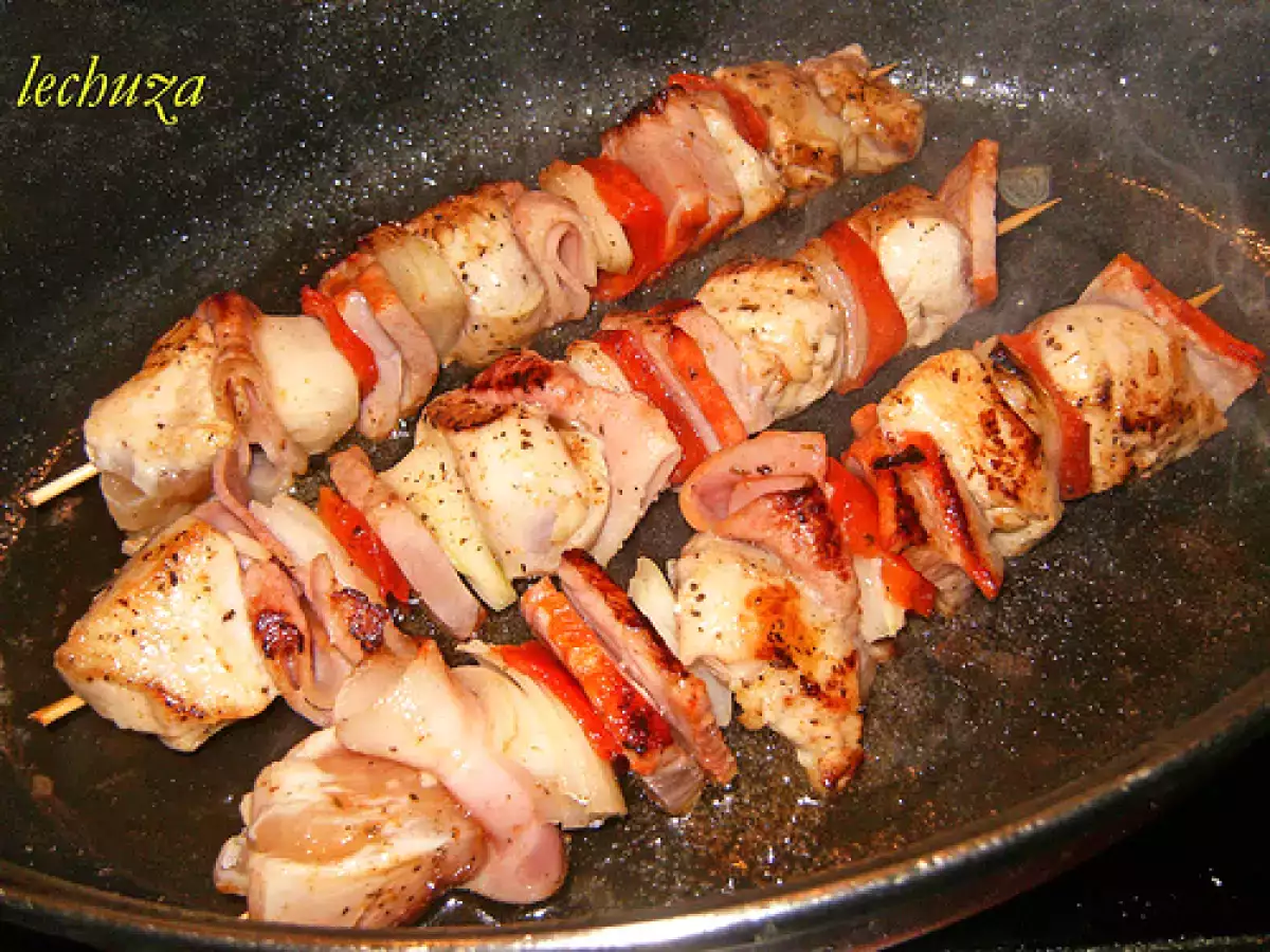 Pinchos (brochetas) de pollo y lomo adobado - foto 2