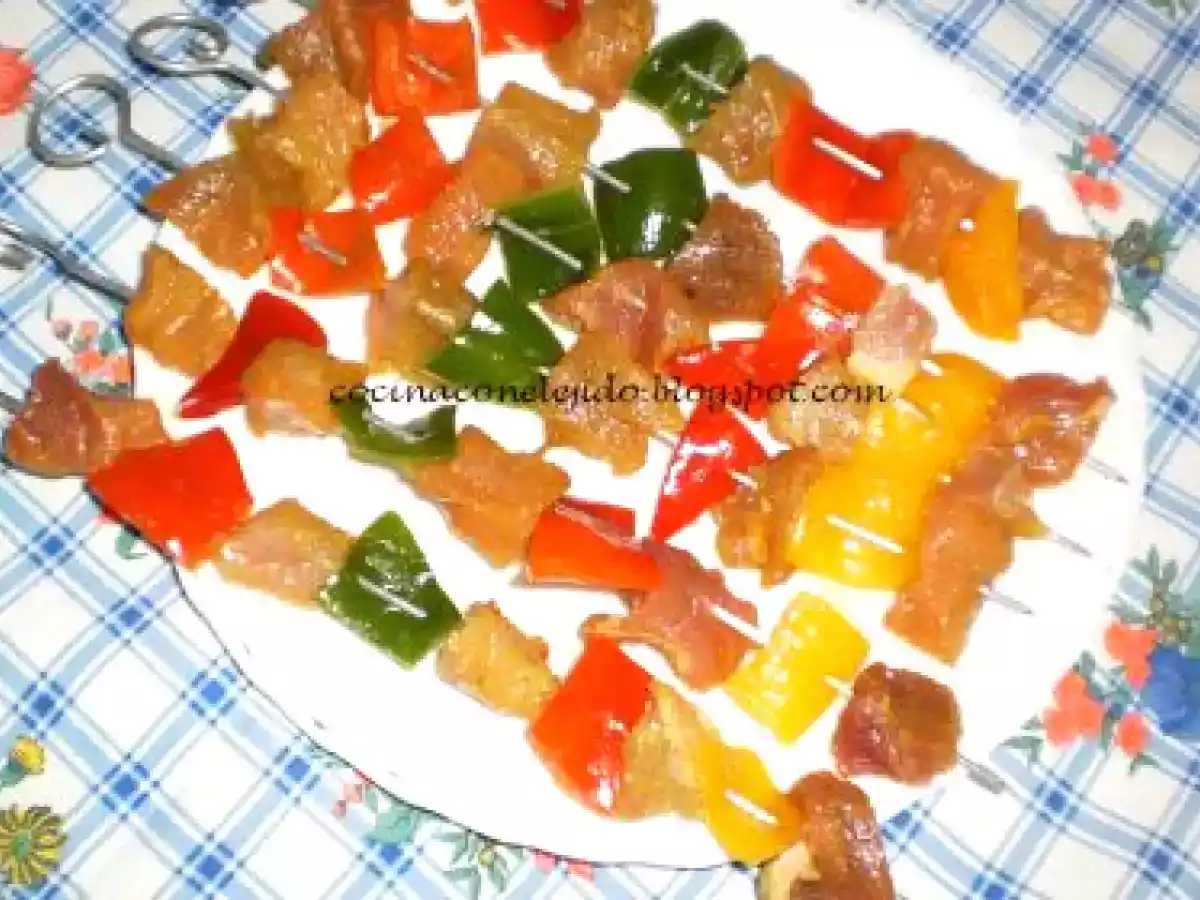 PINCHOS CON PIMIENTOS - foto 2