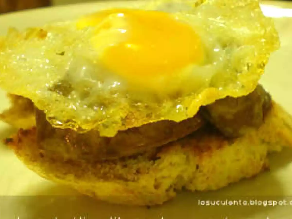 Pinchos de higaditos de pollo con huevos de codorniz