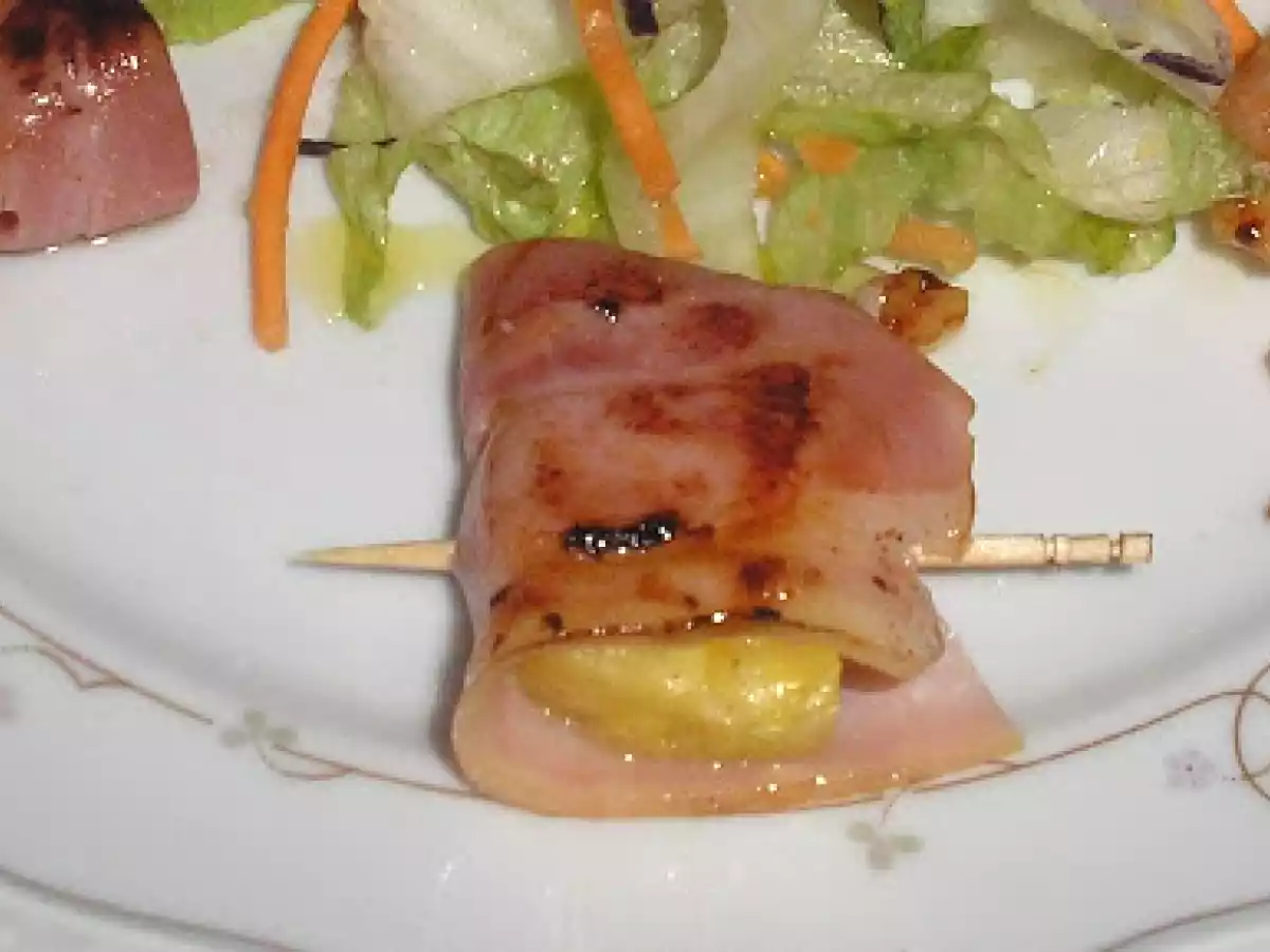 PINCHOS DE PIÑA Y BEICON - foto 2