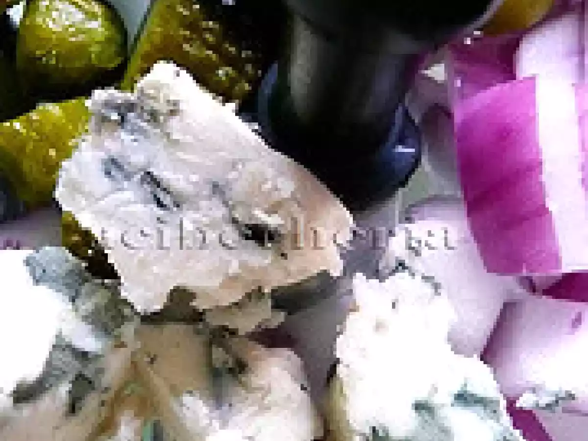 Piquillos rellenos de atún y salsa - foto 4