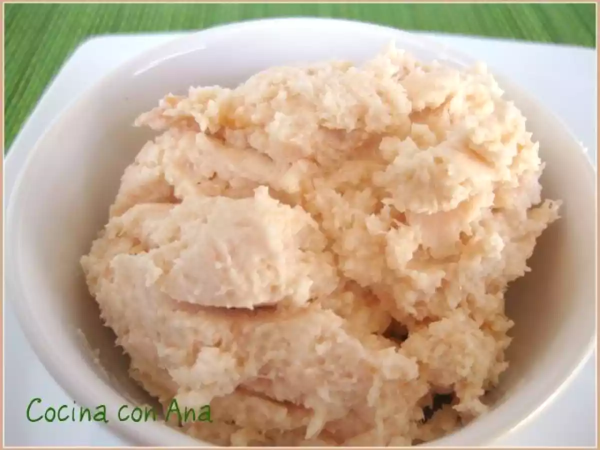 PIQUILLOS RELLENOS DE MOUSSE DE MASCARPONE AL SALMON