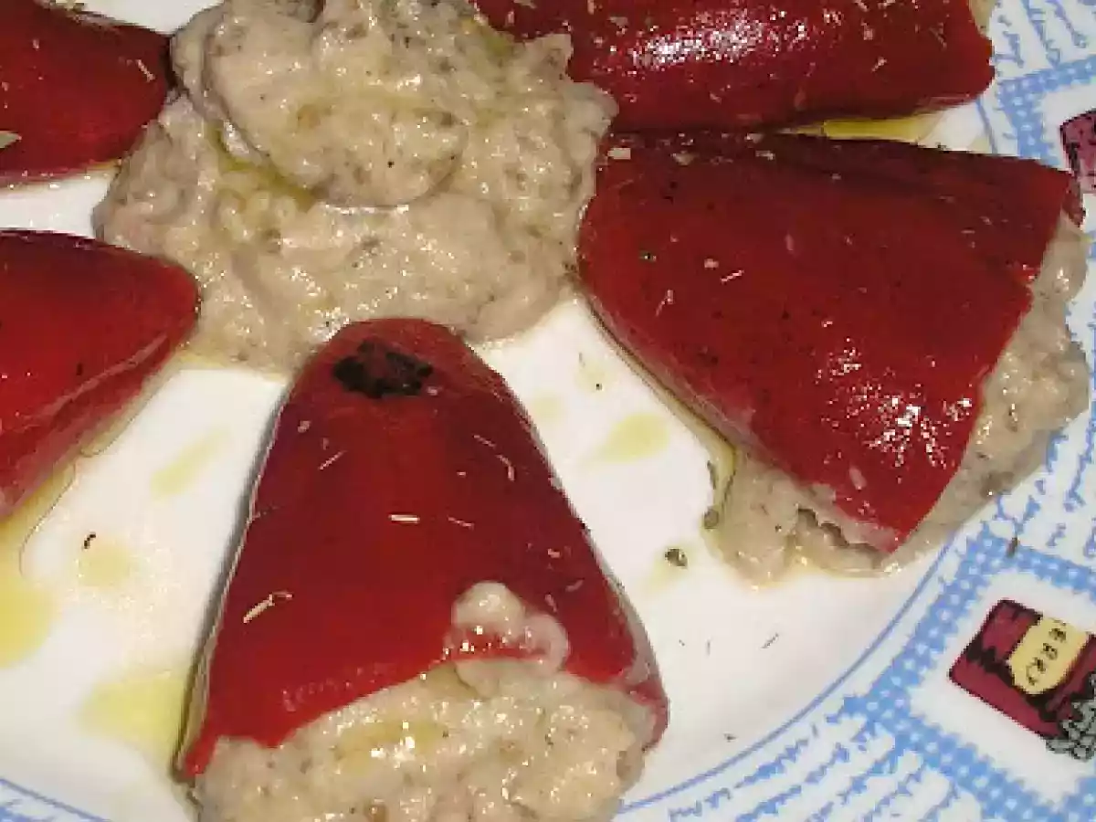 PIQUILLOS RELLENOS DE PATÉ DE BERENJENA