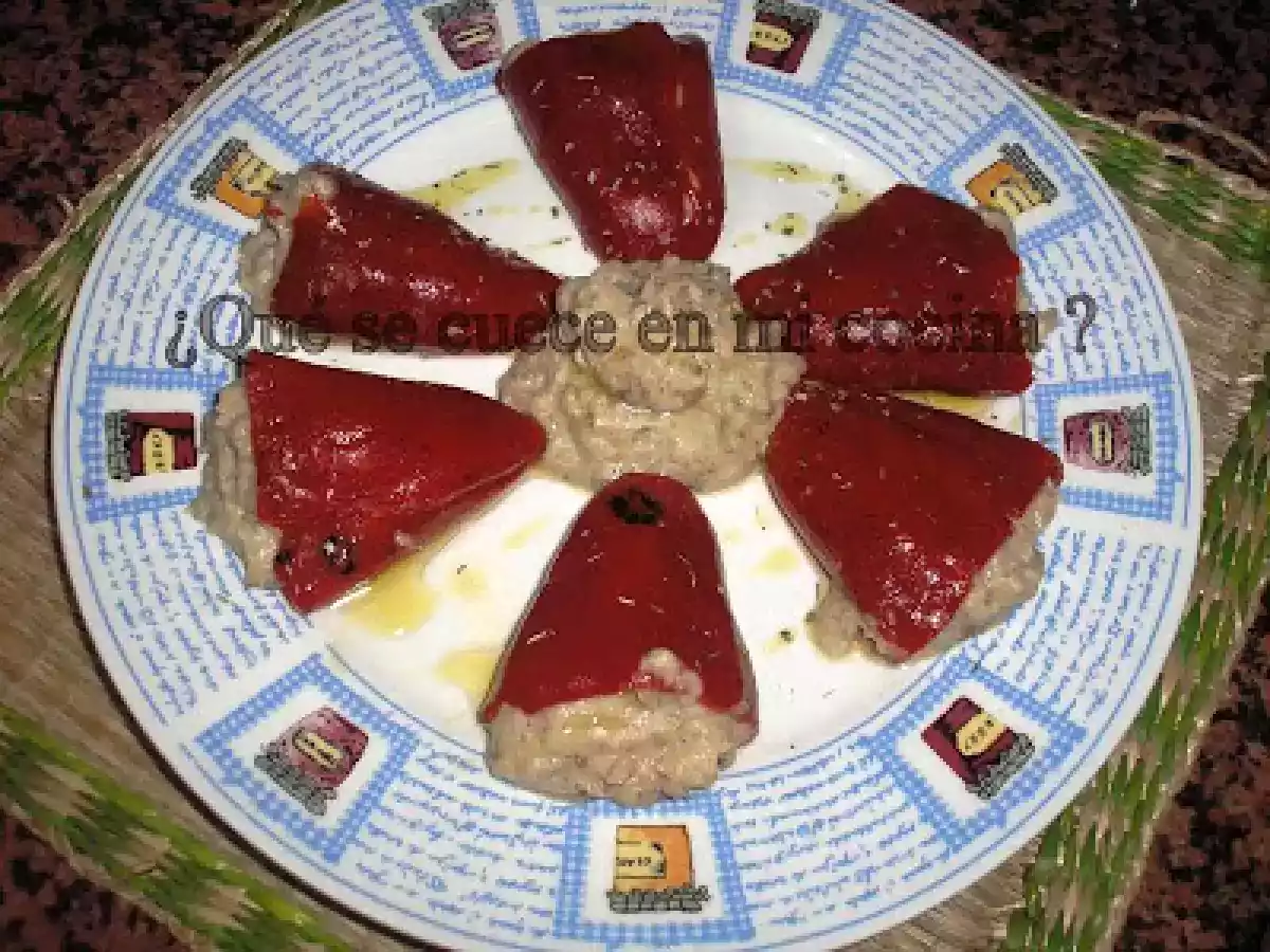 PIQUILLOS RELLENOS DE PATÉ DE BERENJENA - foto 2