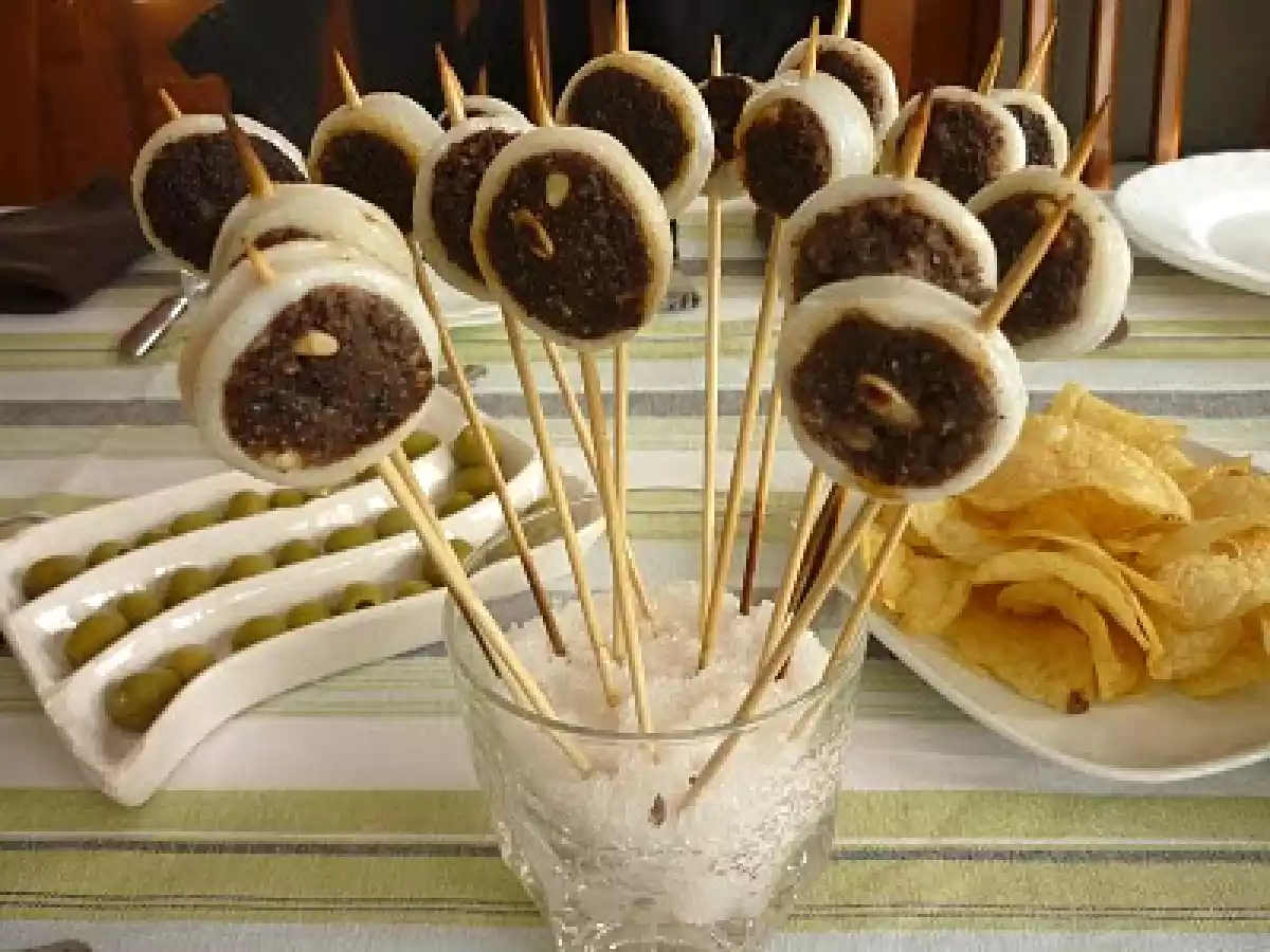 Piruletes de calamars farcits de botifarra negra