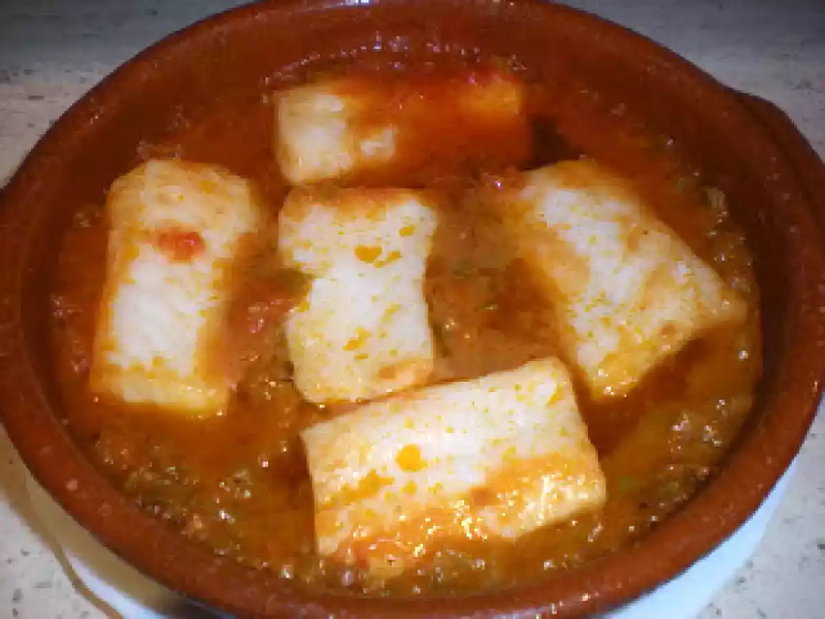 Pisto manchego con lomos de merluza